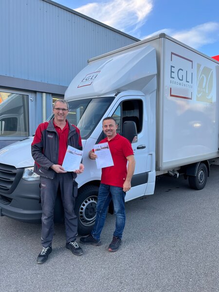 Unsere Chauffeure Werner Müller und Lek Nikollbibaj nach abgeschlossenem ECO-Drive Kurs