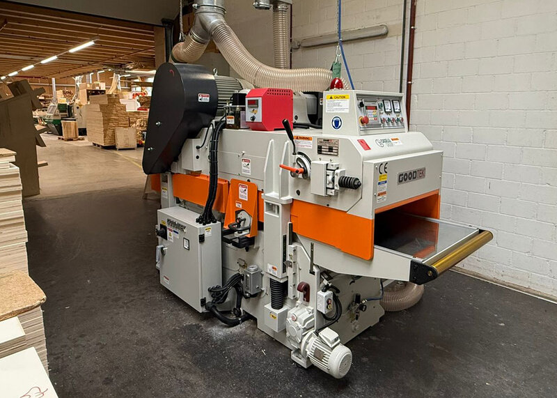 La nouvelle raboteuse à Beromünster La nouvelle raboteuse à Beromünster